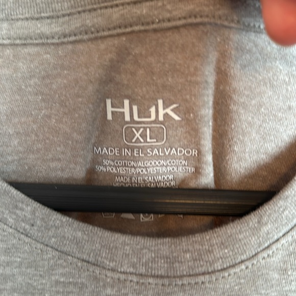 Huk Woman’s Grey T-Shirt NWT size XL - Picture 2 of 3
